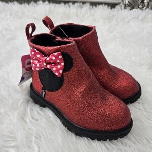 Minnie Mouse Red Glitter Chelsie Boots. Size 7. New.